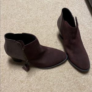 Bionic bootie there isn’t a burgundy color choice.